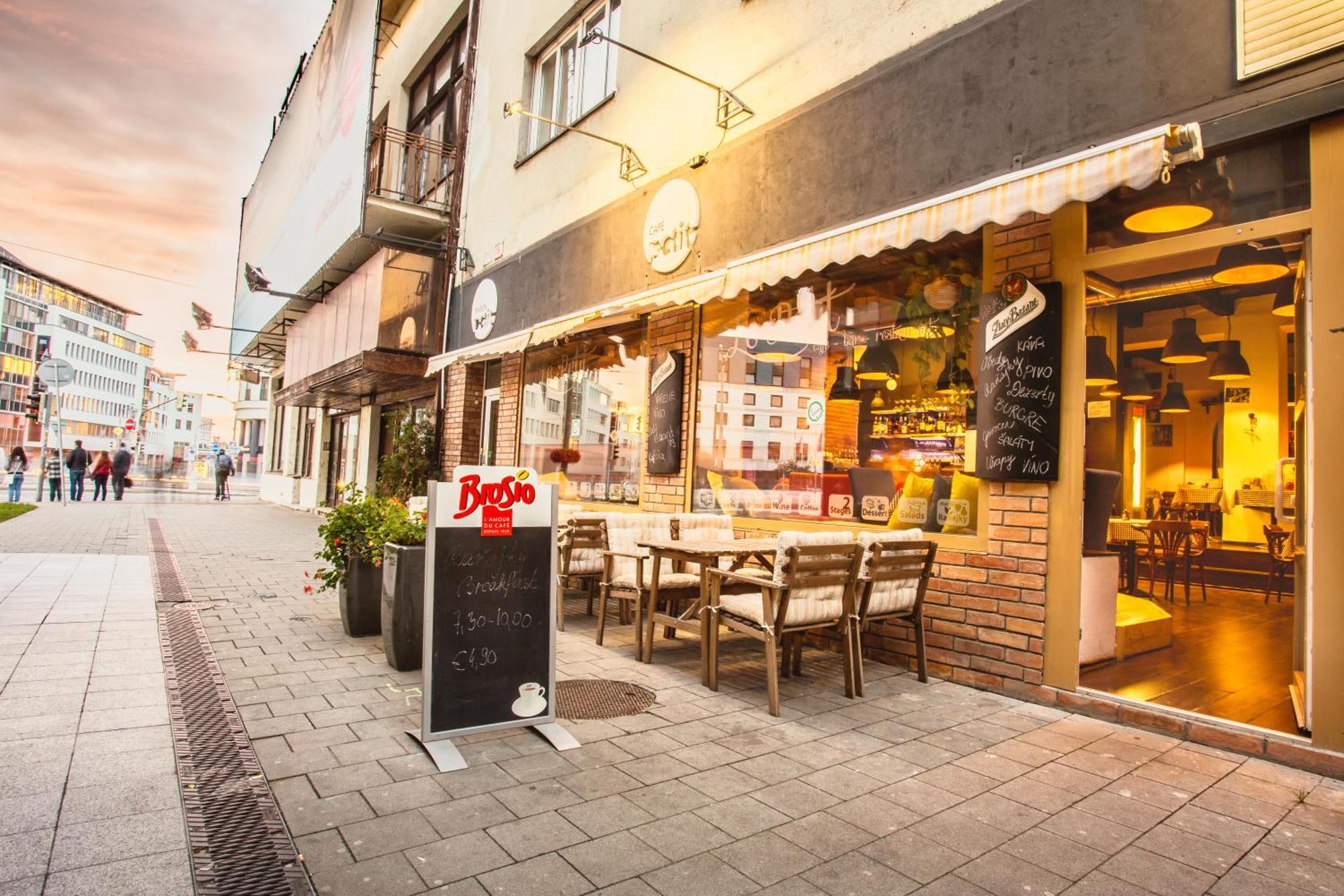 Downtown Szálloda 3*